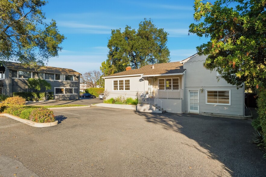 29 Hawthorne Ave
