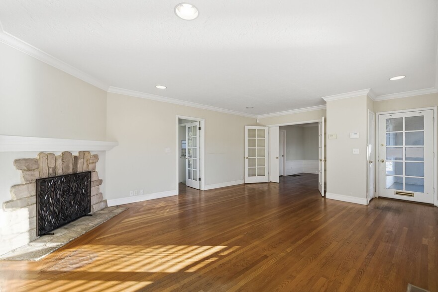 29 Hawthorne Ave
